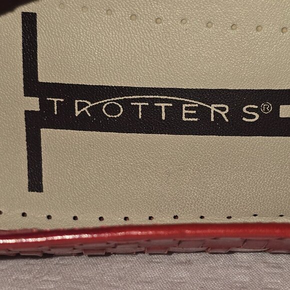 TROTTERS CHERRY RED LEATHER WOVEN LOAFERS WOMENS SIZE 9 EUC - Picture 11 of 11